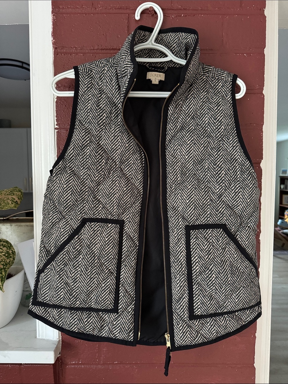 J. Crew Black & White Herringbone Quilted Zip Front Vest Small